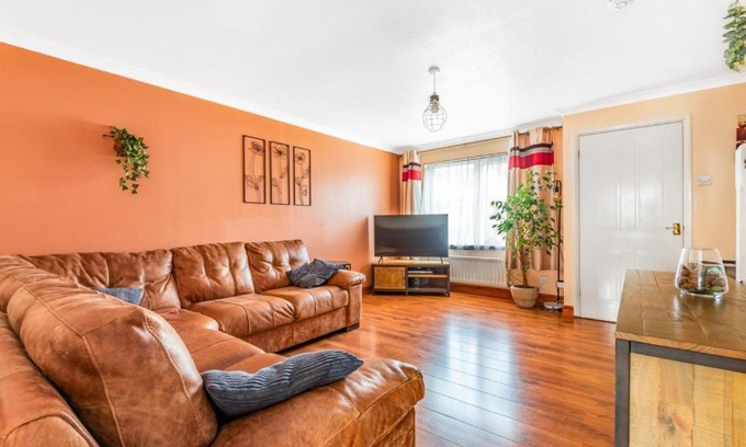 Thamesmead Apartment | Thamesmead holiday home