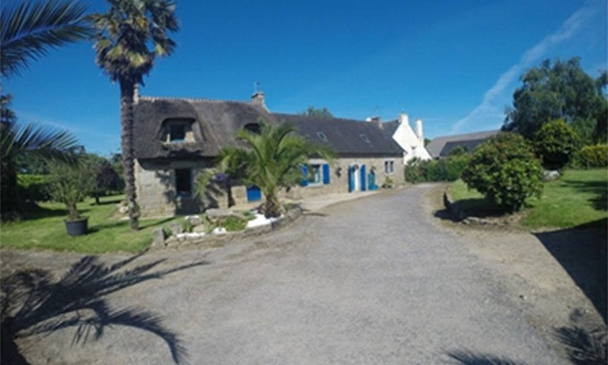 Concarneau Villa | Thatched house in Concarneau 5km from the beach