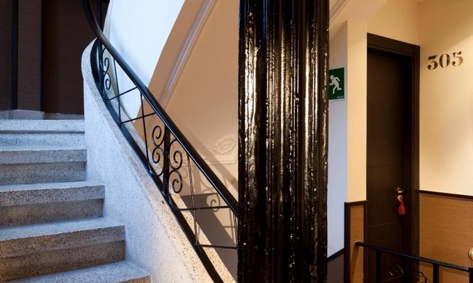 Embajadores Hotel | THC Tirso Molina Hostel