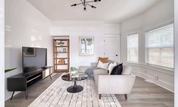 King House | The 2BR Soul Lounge - 91 WalkScore