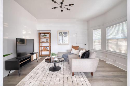 King House | The 2BR Soul Lounge - 91 WalkScore