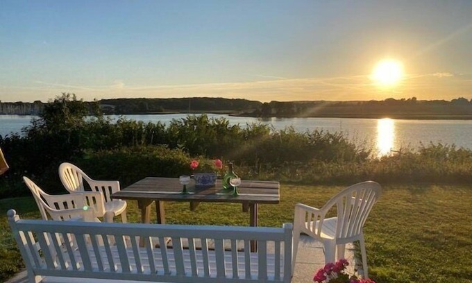 Ellenberg Apartment | The 4-star vacation apartment "Möwe" is located in a multi-party house in the beautiful town of Kappeln, with direct access to the Baltic Sea fjord Schlei and is very suitable for discerning connoisseurs, families with children and hobby anglers