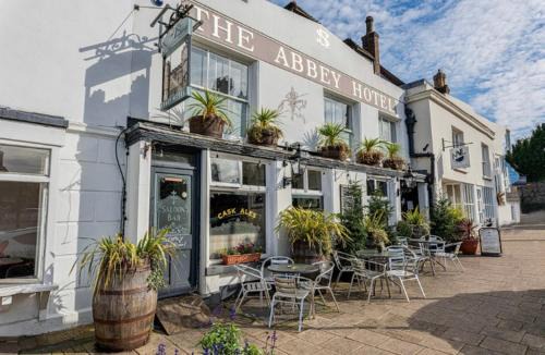 Battle Hotel | The Abbey Hotel