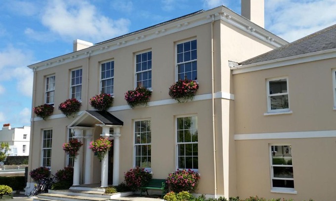 St. Peter Port Apartment | The Albany Apartments