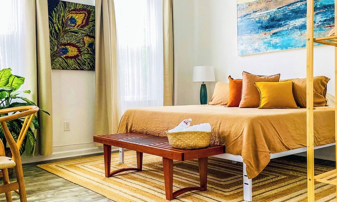 Cincinnati Apartment | The Alley at Bates - Captivating Bohemian Apartment