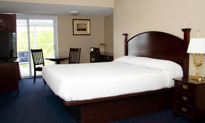 Watkins Glen Hotel | The Anchor Inn