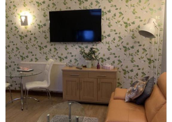 Cheddar Apartment | The Annex Apartment is on Cheddar Bridge Apartments