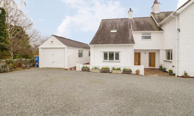 Menai Bridge House | The Annexe