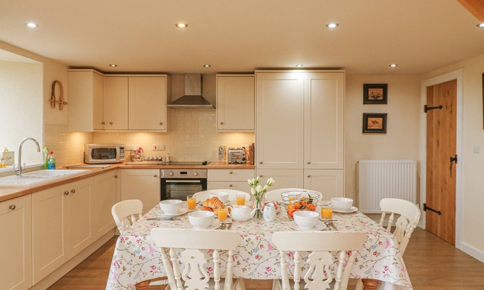 Axminster Cottage | The Apple Barn at Wyke Farm