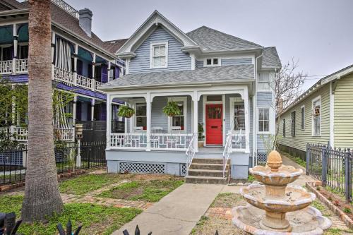 Galveston House | The Art House Home in Galveston Strand District