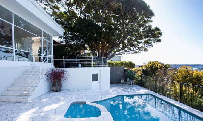 Bellevue Hill House | The Art House with Stunning Views