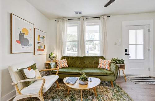 North Charleston House | The Artist Finesse & Fun 2 bedroom