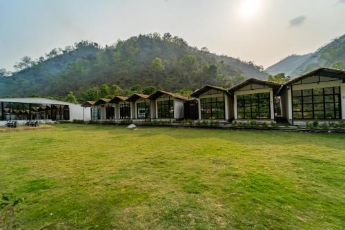 Paliyal Gaon Hotel | The Ayali Riverside Resort