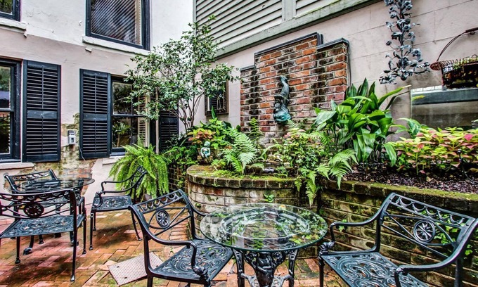 Historic District - North Hotel | The Ballastone