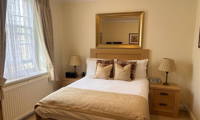 Moreton-in-Marsh Bed & Breakfast | The Bank