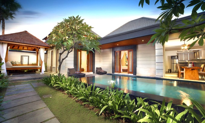 Dewi Sri Villa | The Banyumas Suite Villa Legian