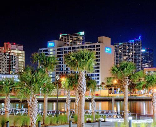 Downtown Tampa Hotel | The Barrymore Hotel Tampa Riverwalk