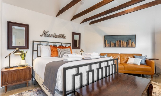 Buena Vista Apartment | The Bea Arthur - Charming Guest House Only 5 Minutes from Downtown
