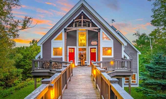 Stratton Mountain House | The Bear Ski House - 5 mins from Stratton Mountain