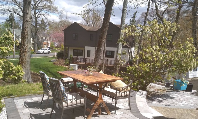 Vauxhall Apartment | The best neighborhood in Millburn township
