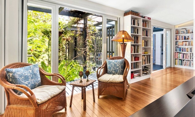 Macmasters Beach House | The best of lagoon front and beach living in an original, historic lakehouse