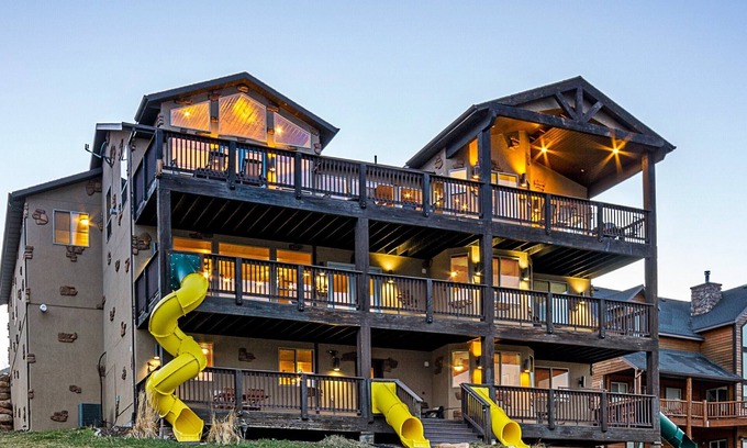 Garden City House | The "Big House" with. Indoor Basketball, Trampoline and Play set, Theater Room