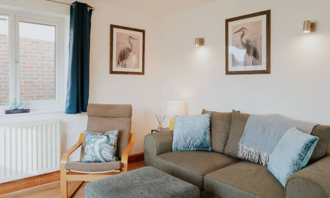 Warden Apartment | The Bird’s Nest – Coastal Retreat & Pet Friendly
