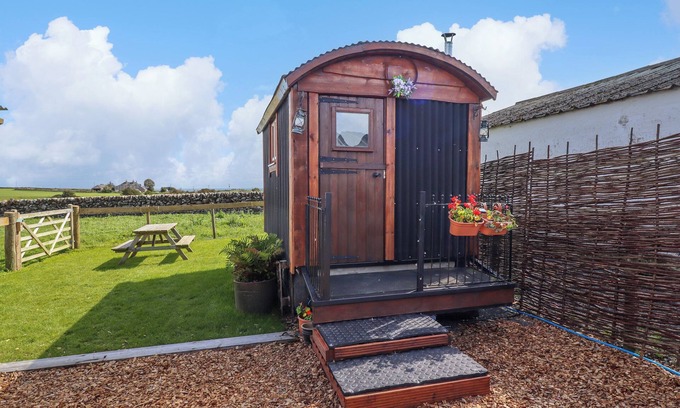 Newton Stewart Cottage | THE BLACK SHEEP, pet friendly, character holiday cottage in Whithorn
