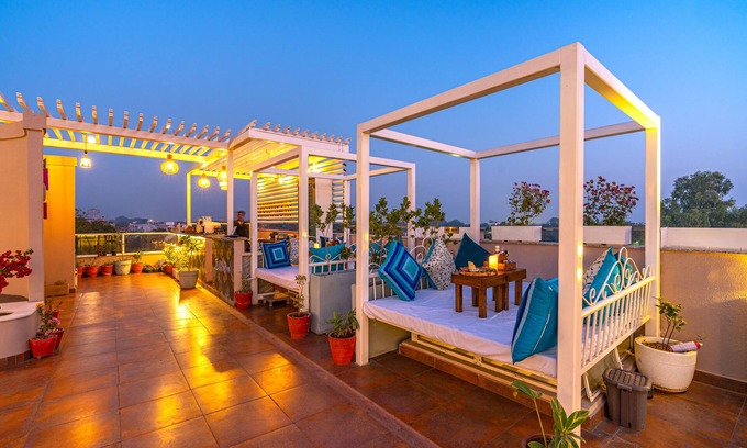 Bundi Hotel | THE BLUE DOOR