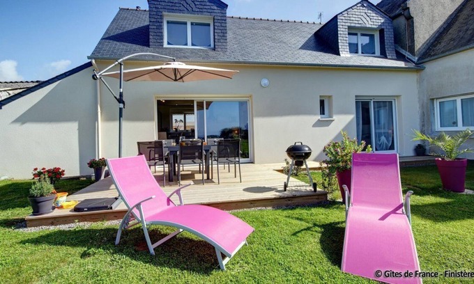 Saint-Mathieu House | The Blue Strike - LE-CONQUET