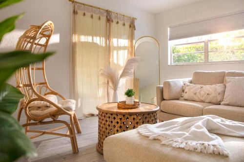 East Naples House | The Bohemian Heaven! with jacuzzi, Playgroud, 2miles to downtown
