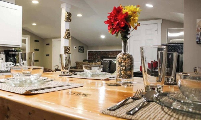 Butchertown Apartment | The Bonded Lounge Butchertown Salon/Spa