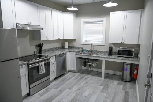 Biloxi Apartment | The Borden Room