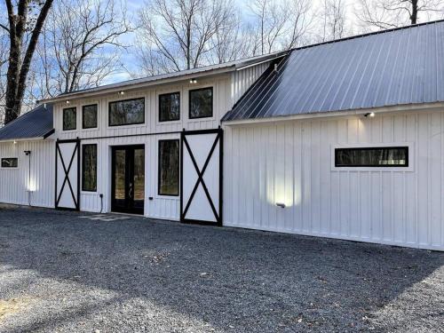 Broken Bow House | The Brand New - The Luxe Cabin sleeps 12!