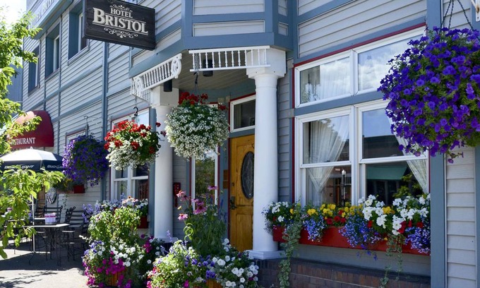 Downtown Steamboat Springs Hotel | The Bristol By Magnuson Worldwide
