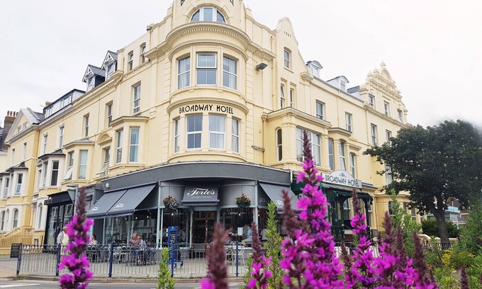 Llandudno Hotel | The Broadway Hotel