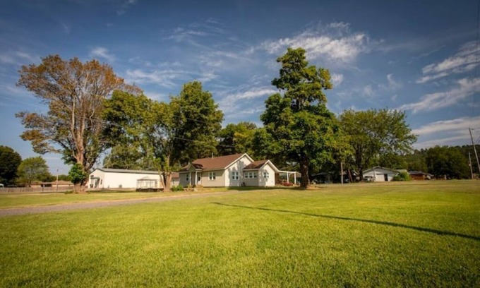 Russellville Cottage | The Brown Stone Cottage