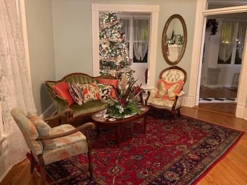 Palmhurst House | The Bryan House, Where History & Nature Meet!