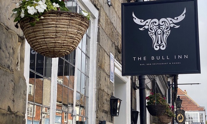Battle Hotel | The Bull