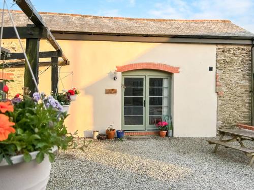 Brayford House | The Calving Barn - Uk49679