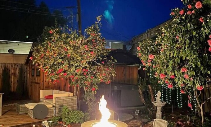 Guerneville House | The Caribbean Queen - 2br, 1ba, dtwn + hot tub
