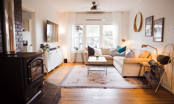 Carlton House | The Carlton Pinot House - Modern vacation home in the heart of Willamette Valley