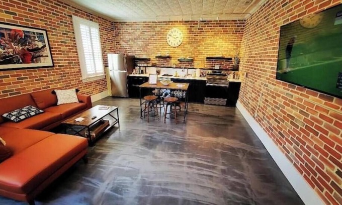 Old Southwest House | The Carriage House