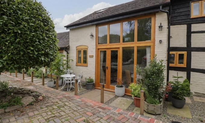 Yarpole House | The Cart Barn