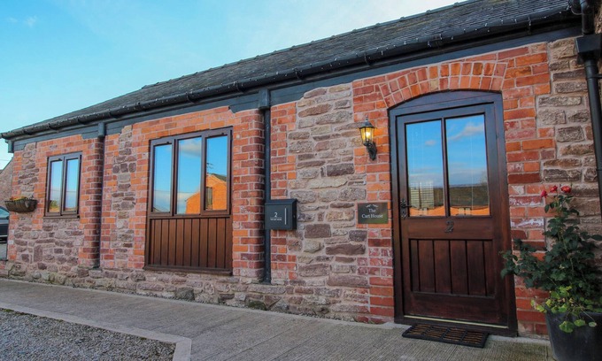 Alberbury Cottage | THE CART HOUSE, romantic, character holiday cottage in Alberbury