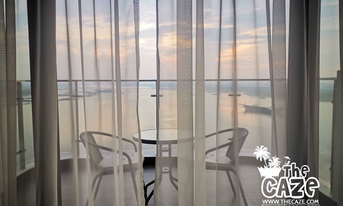 Central District Condo | "THE CAZE" Seaview homestay Country Garden, Danga Bay (Facing Singapore Land)