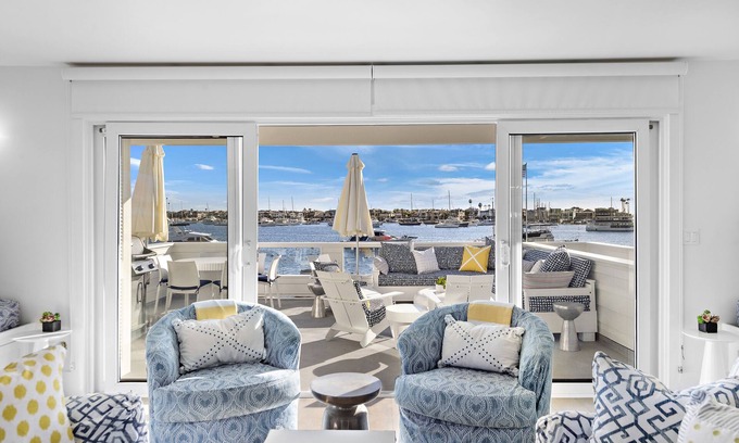 Balboa Island Apartment | The charming Balboa Island Bayfront Beach House