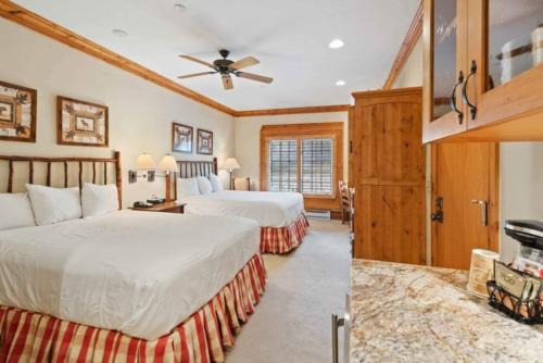 Beaver Creek Hotel | The Charter at Beaver Creek D255