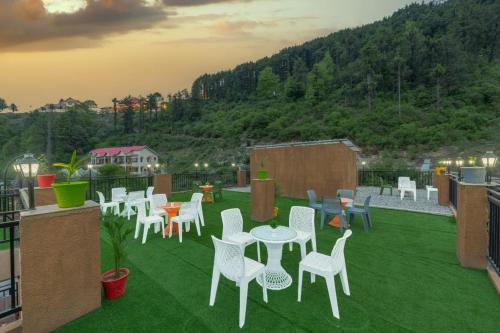 Fagu Hotel | The Charvi Retreat Kufri Shimla by Exotic Stays I Family Accomodation I Valley & Mountain View I Kufri Shimla by Exotic Stays