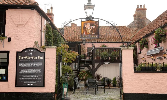 Wells Hotel | The City Arms